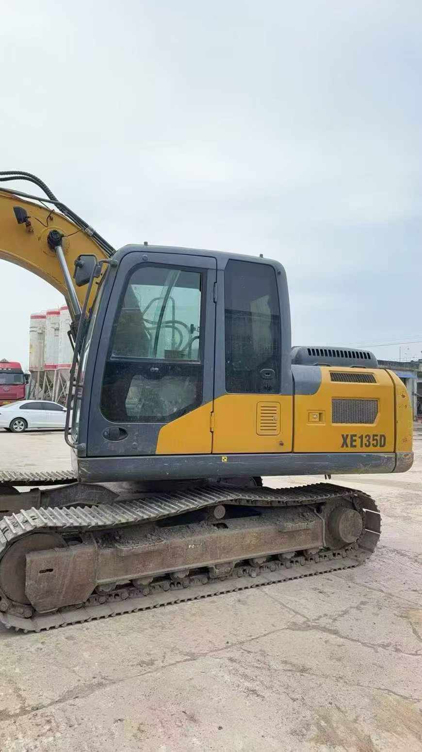 Buy XCMG XE135D Used Excavator