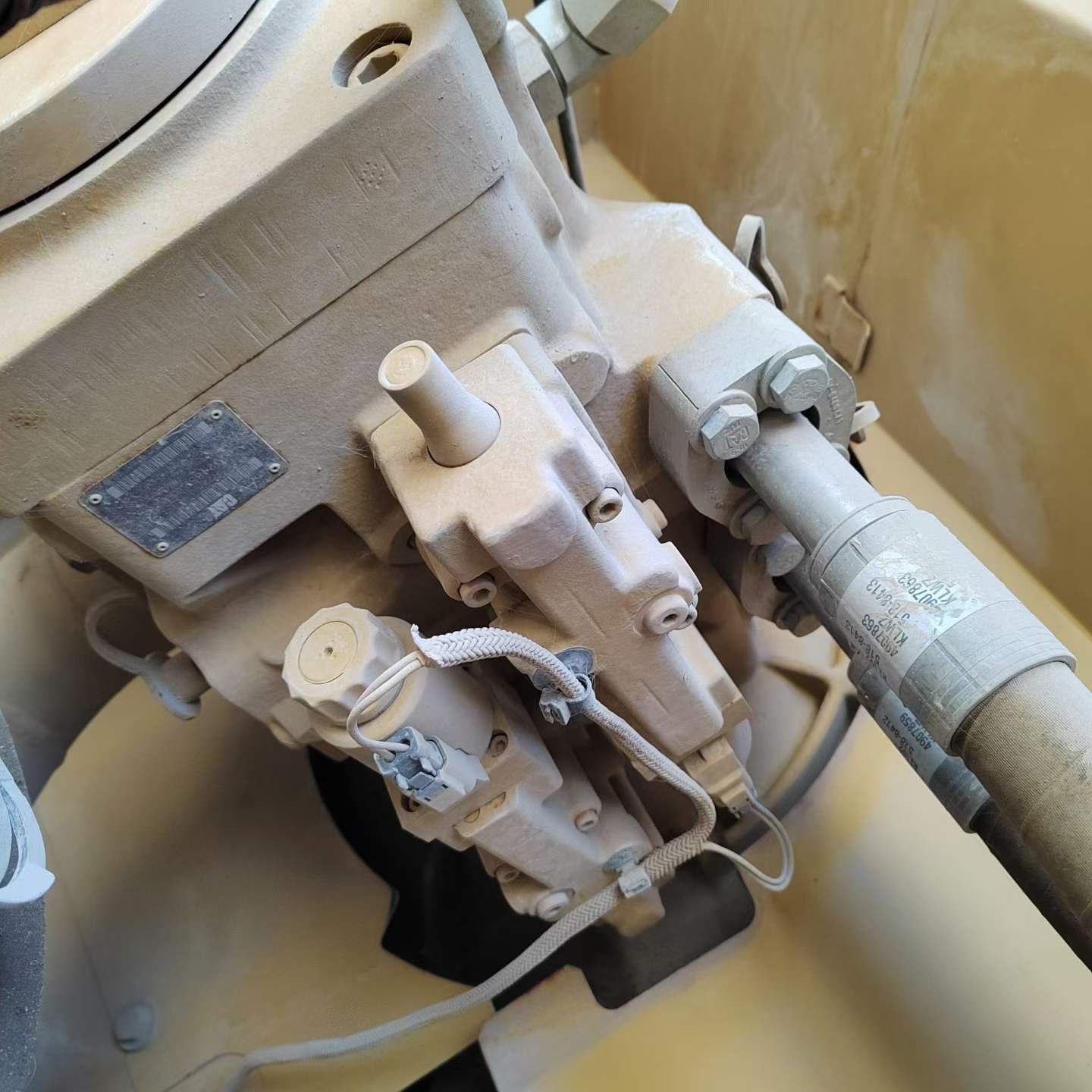 Used Caterpillar 323 Excavator 2020 Model / 2