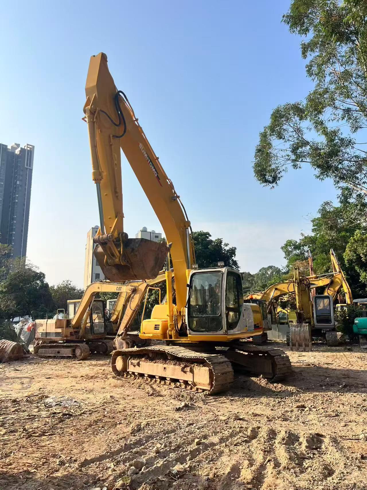 Used Sumitomo SH200A3 Excavator 2016 Model / 2