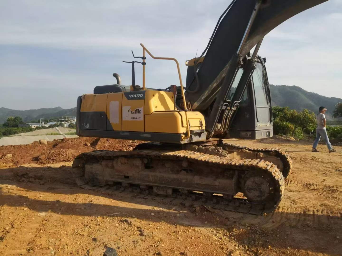 Used Volvo EW210C Excavator 2020 Model / 4