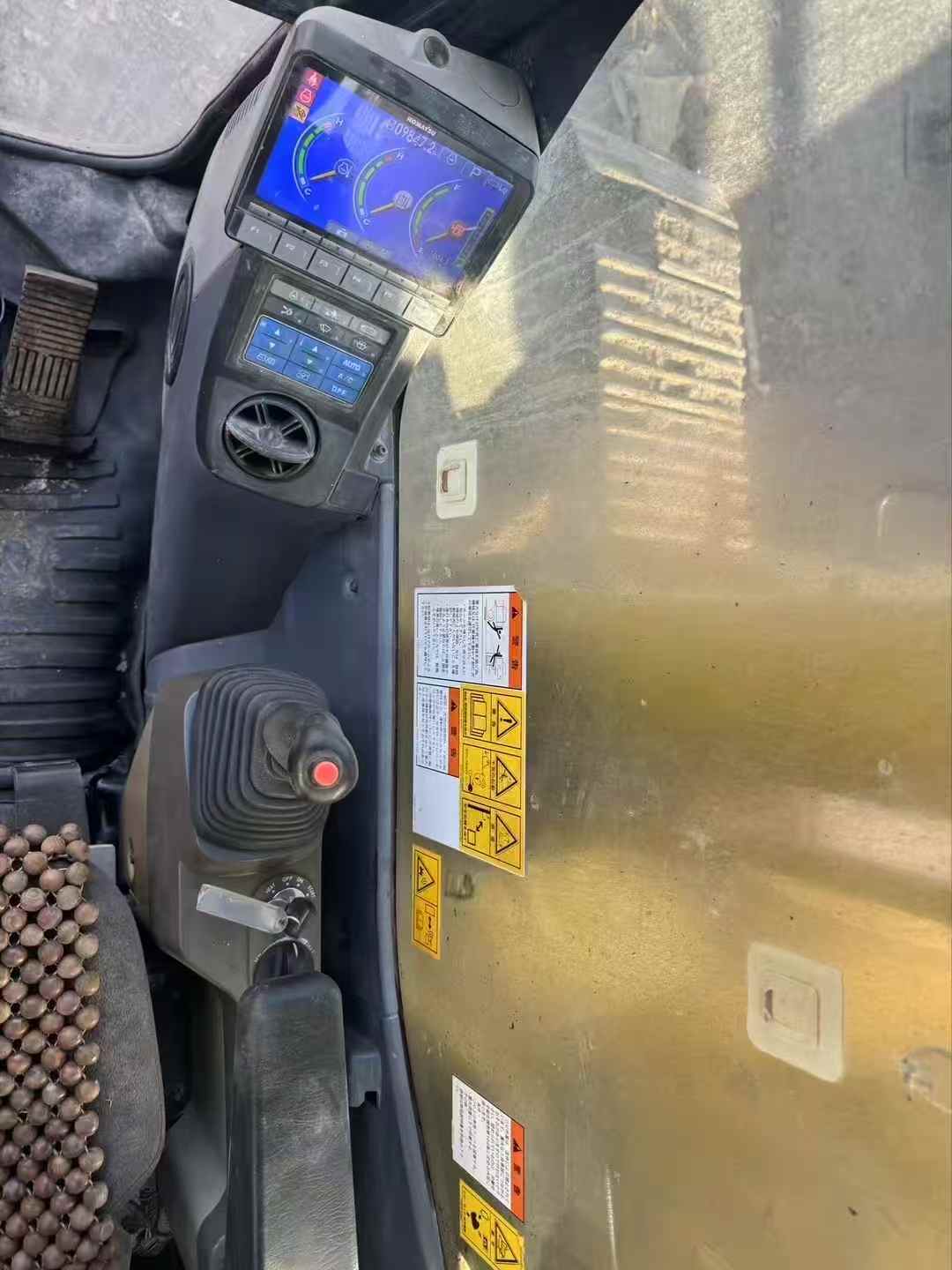 Used Komatsu PC200-10 Excavator 2016 Model / 7