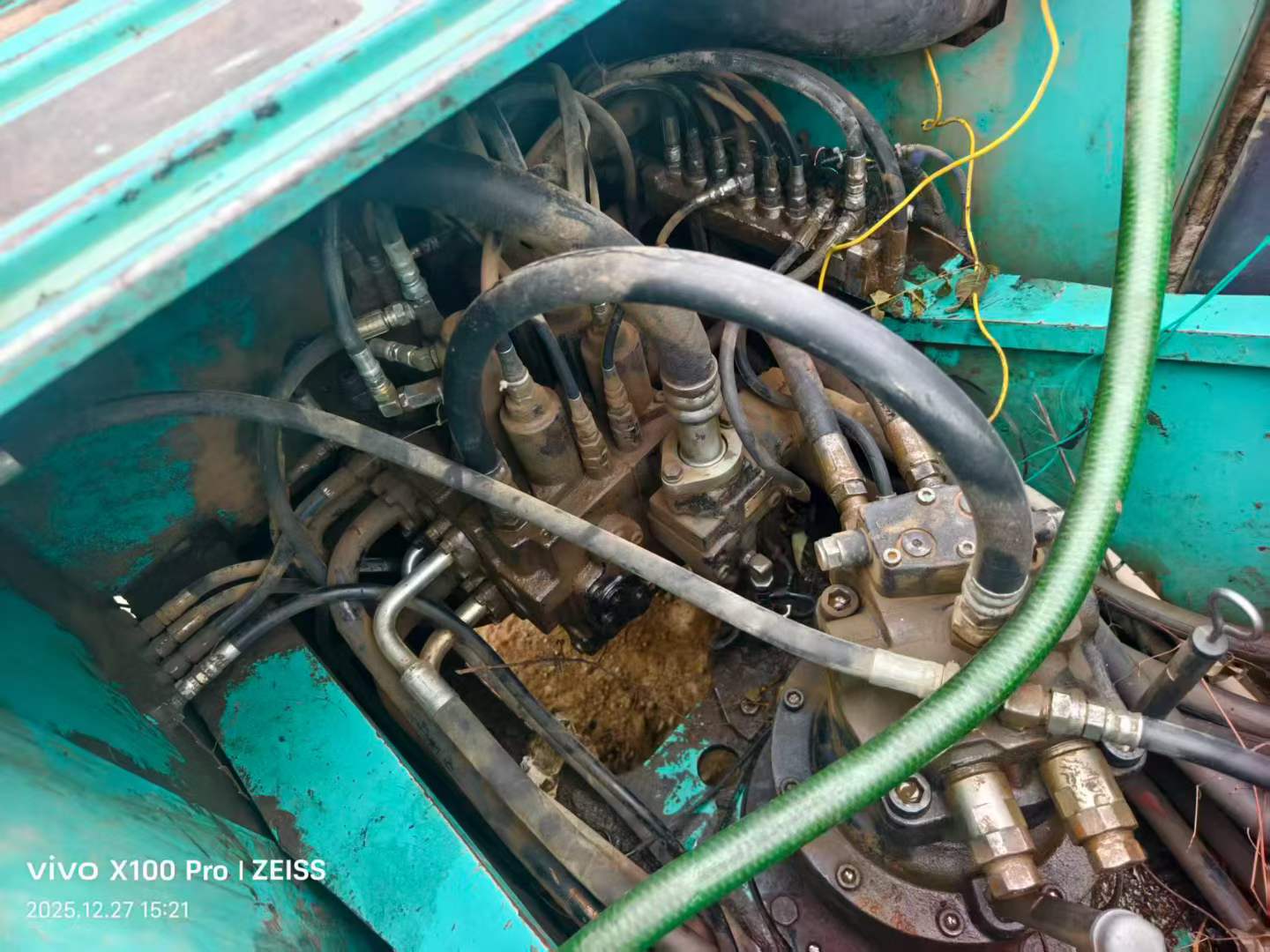 Buy Kobelco SK210 Used Excavator