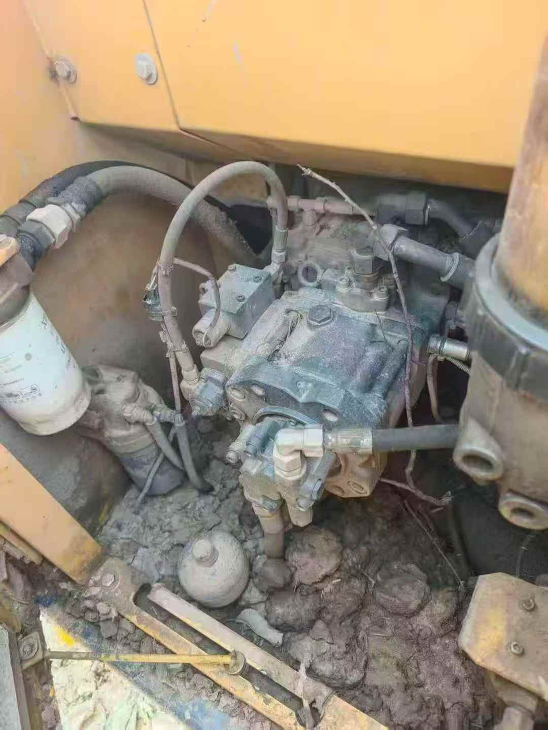 Used XCMG XE135B Excavator 2019 Model / 4