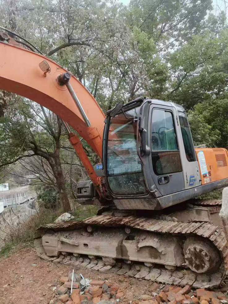Used Hitachi ZX200-3G Excavator 2013 Model / 3