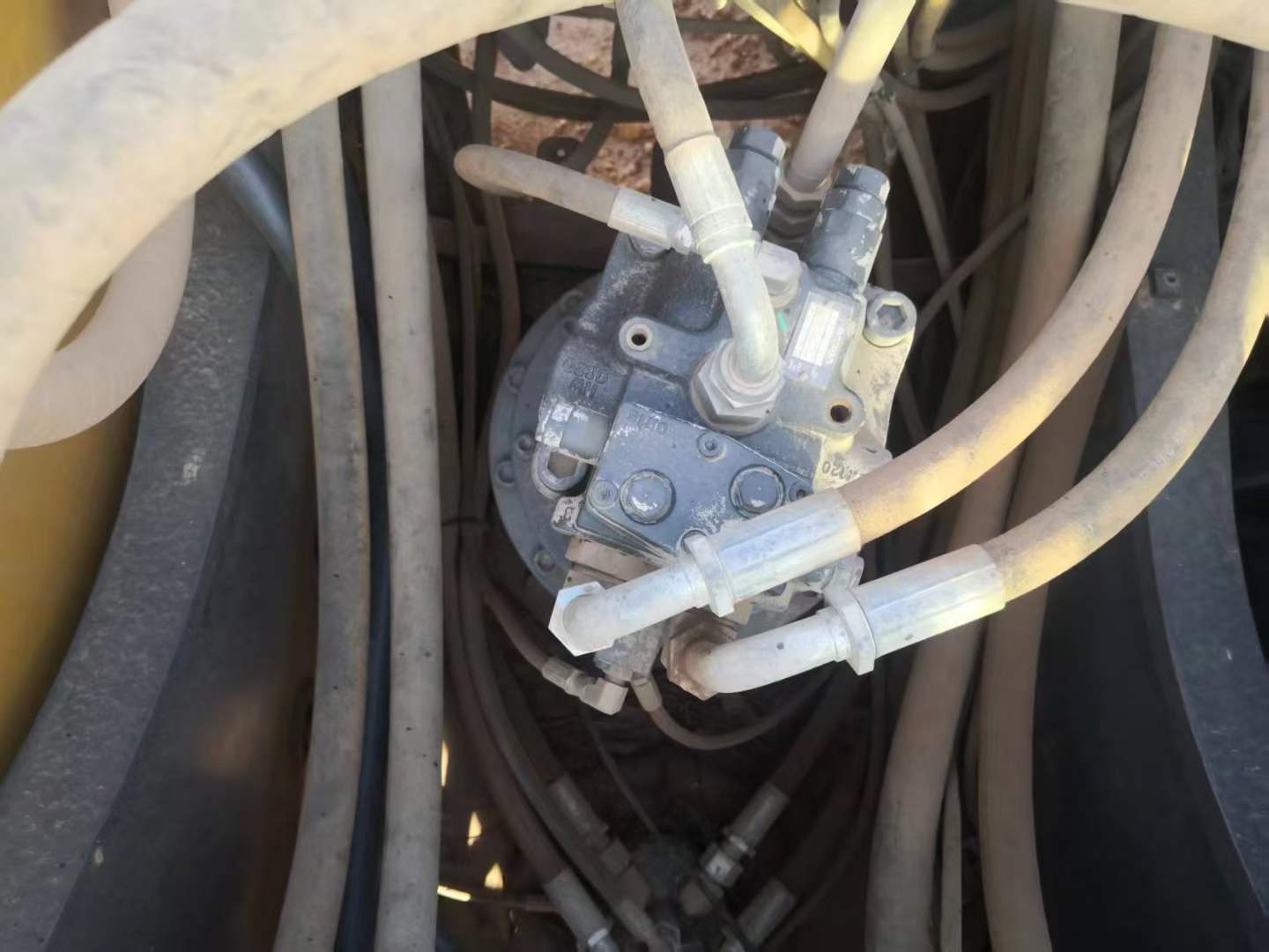 Used Volvo EW210C Excavator 2020 Model / 9