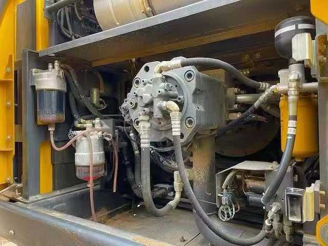 Used Sumitomo SH330LC-6 Excavator 2016 Model / 5