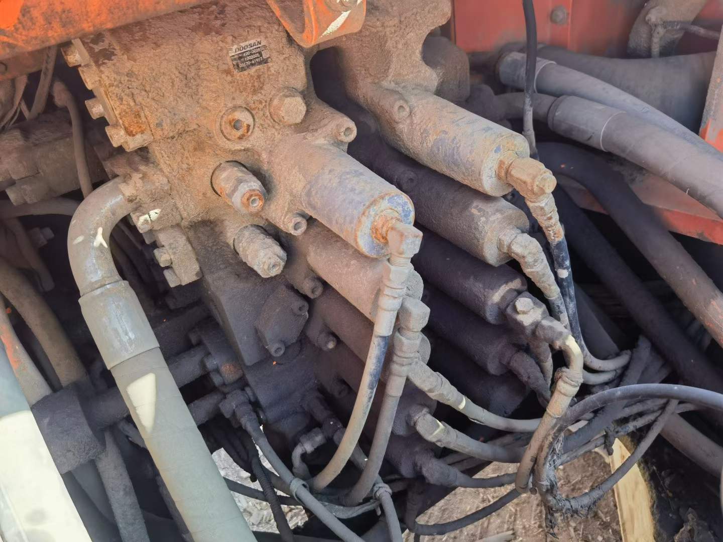 Used Doosan DL420 Excavator 2010 Model / 6