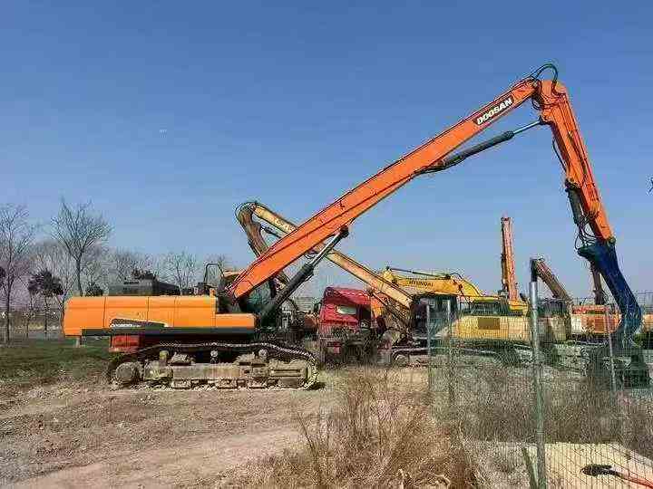 Used Doosan DX500 Excavator 2020 Model / 4