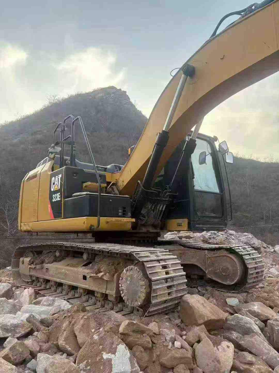 Buy Caterpillar 320E Used Excavator