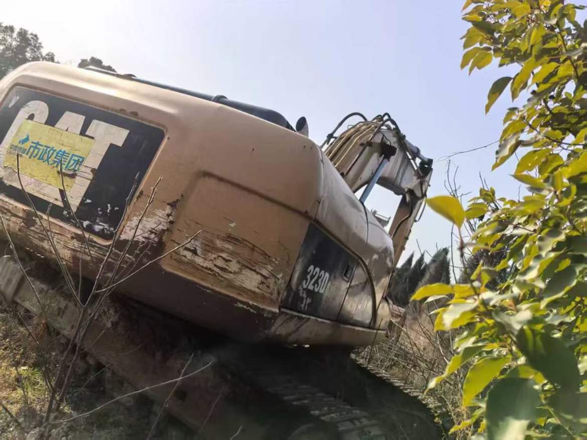 Buy Caterpillar 323DL Used Excavator