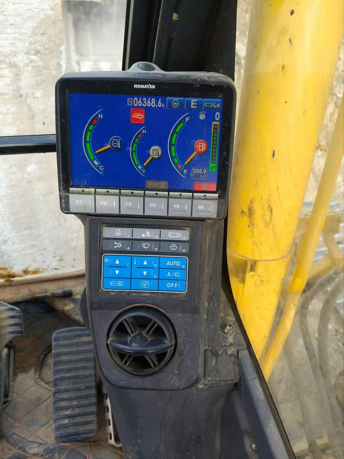 Used Komatsu PC130 Excavator 2020 Model / 4