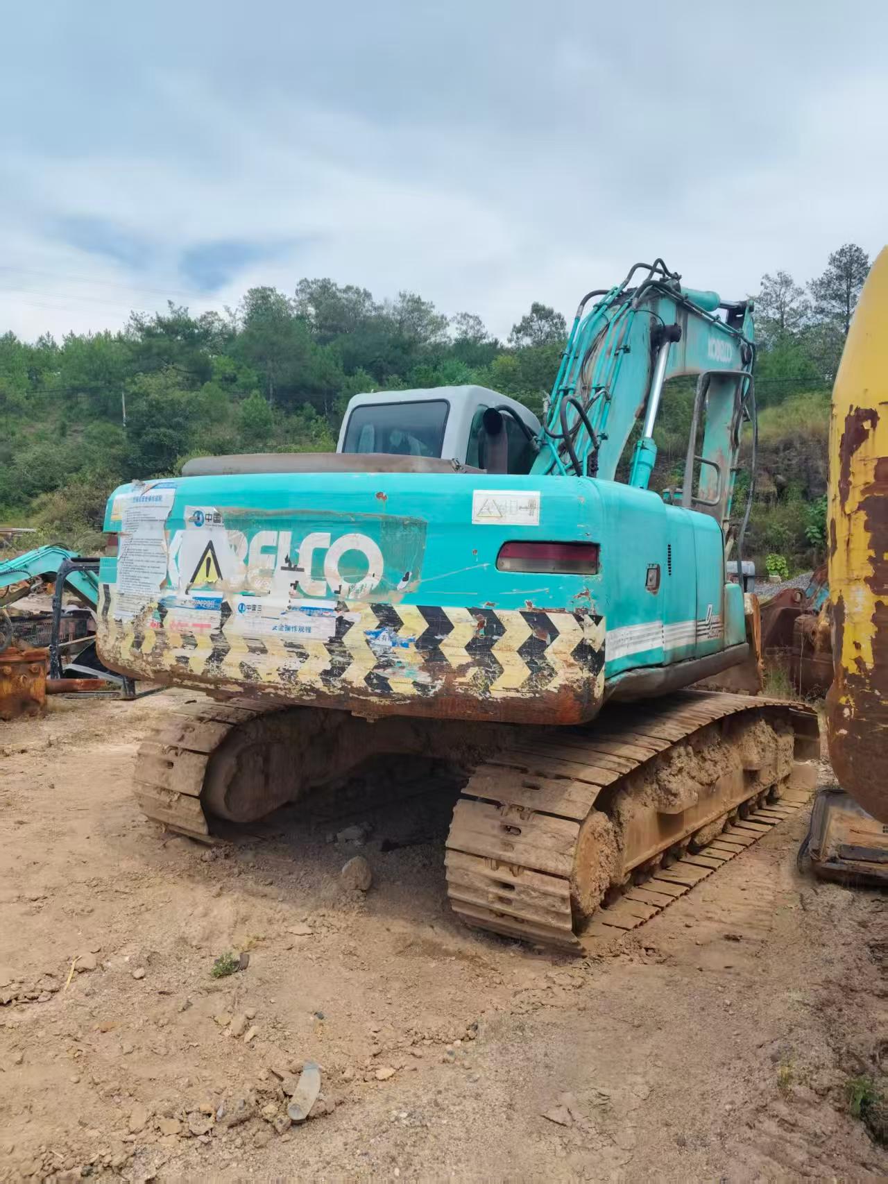 Used Kobelco SK200-6 Excavator 2016 Model / 3