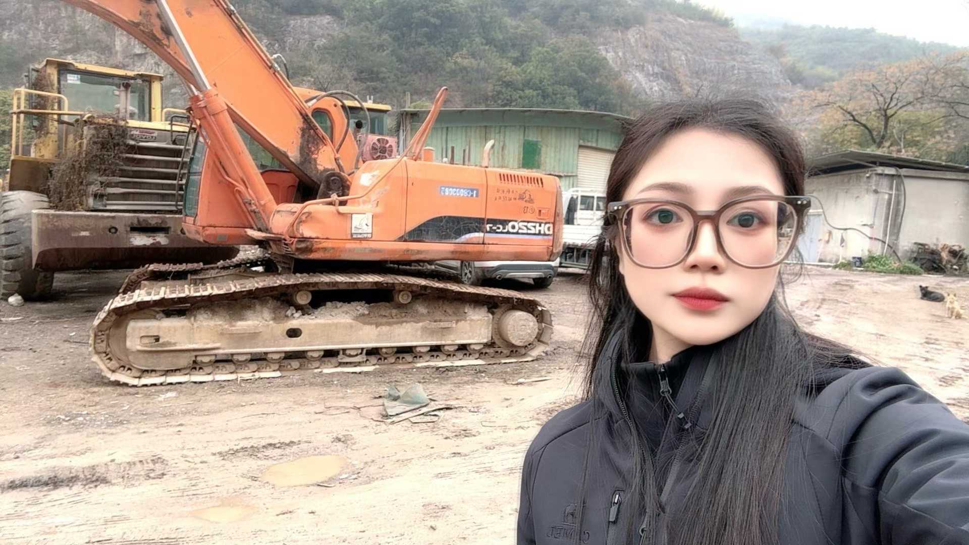 Used Doosan S225 Excavator 2016 Model / 9