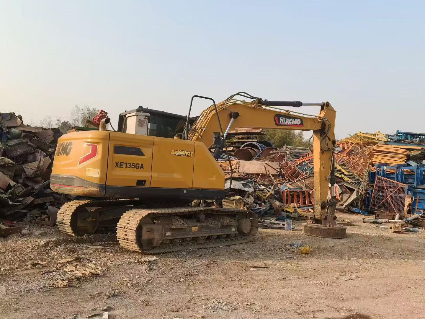 Buy XCMG XE135B Used Excavator