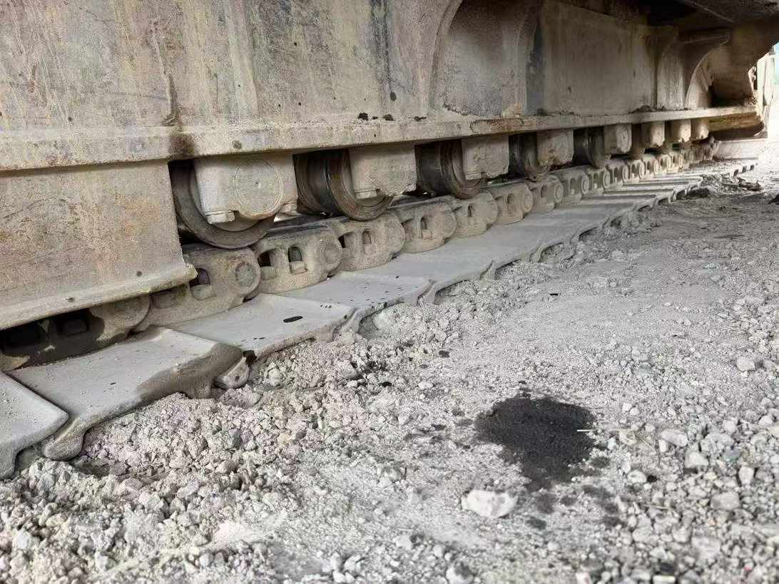 Used Caterpillar 365CL Excavator 2016 Model / 4