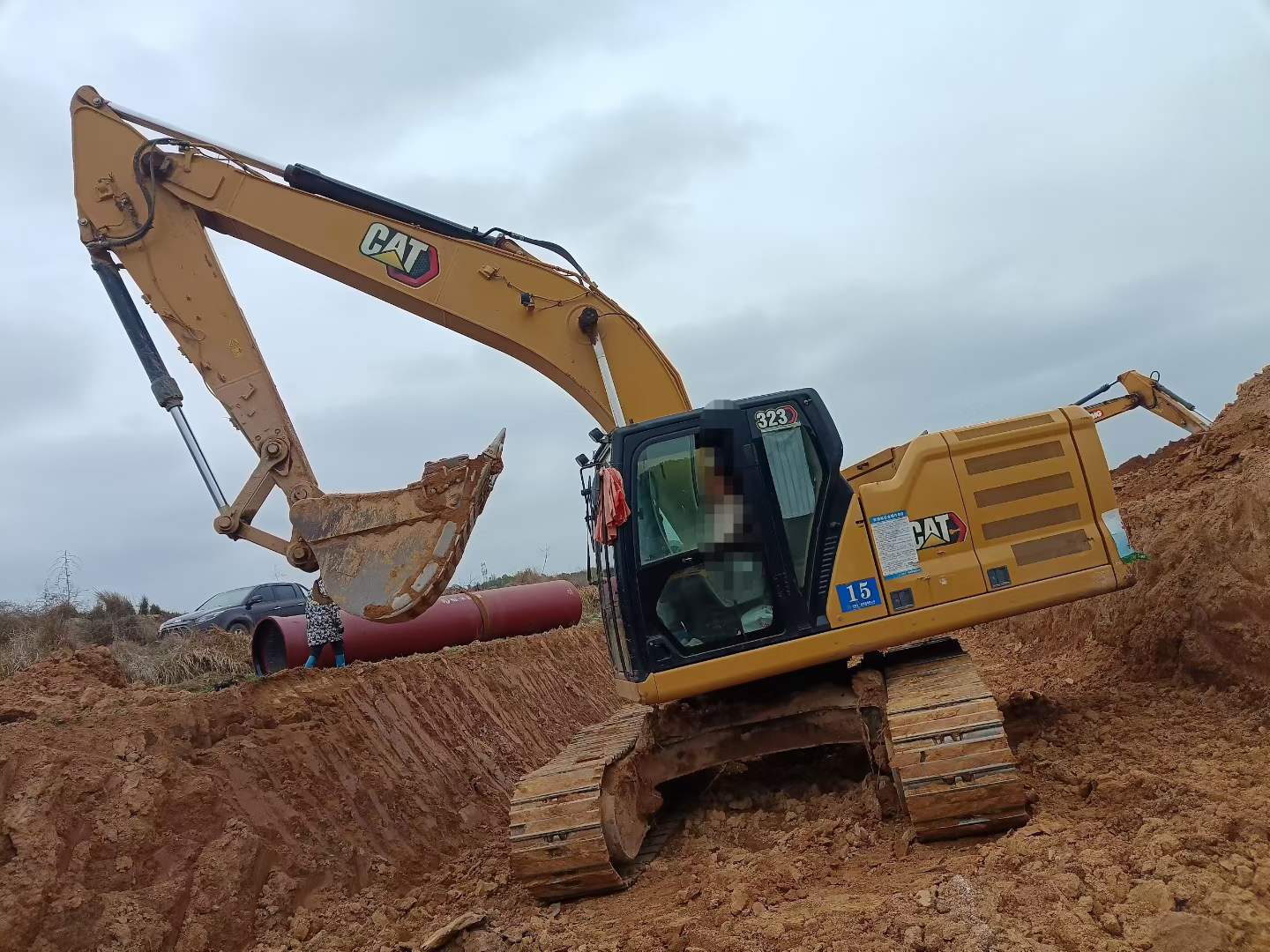 Buy Caterpillar 323 Used Excavator
