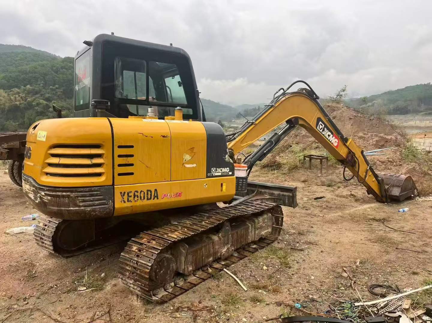 Buy XCMG XE60 Used Excavator