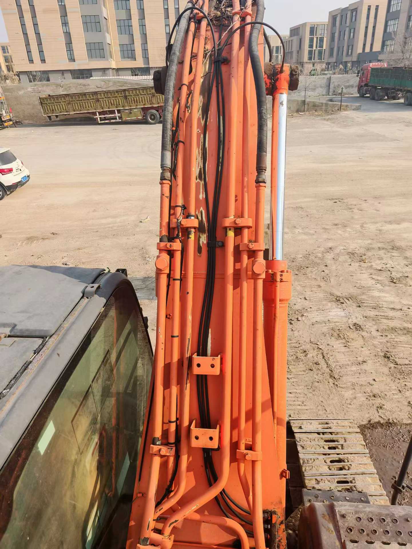 Used Hitachi ZAXIS200 Excavator 2010 Model / 6