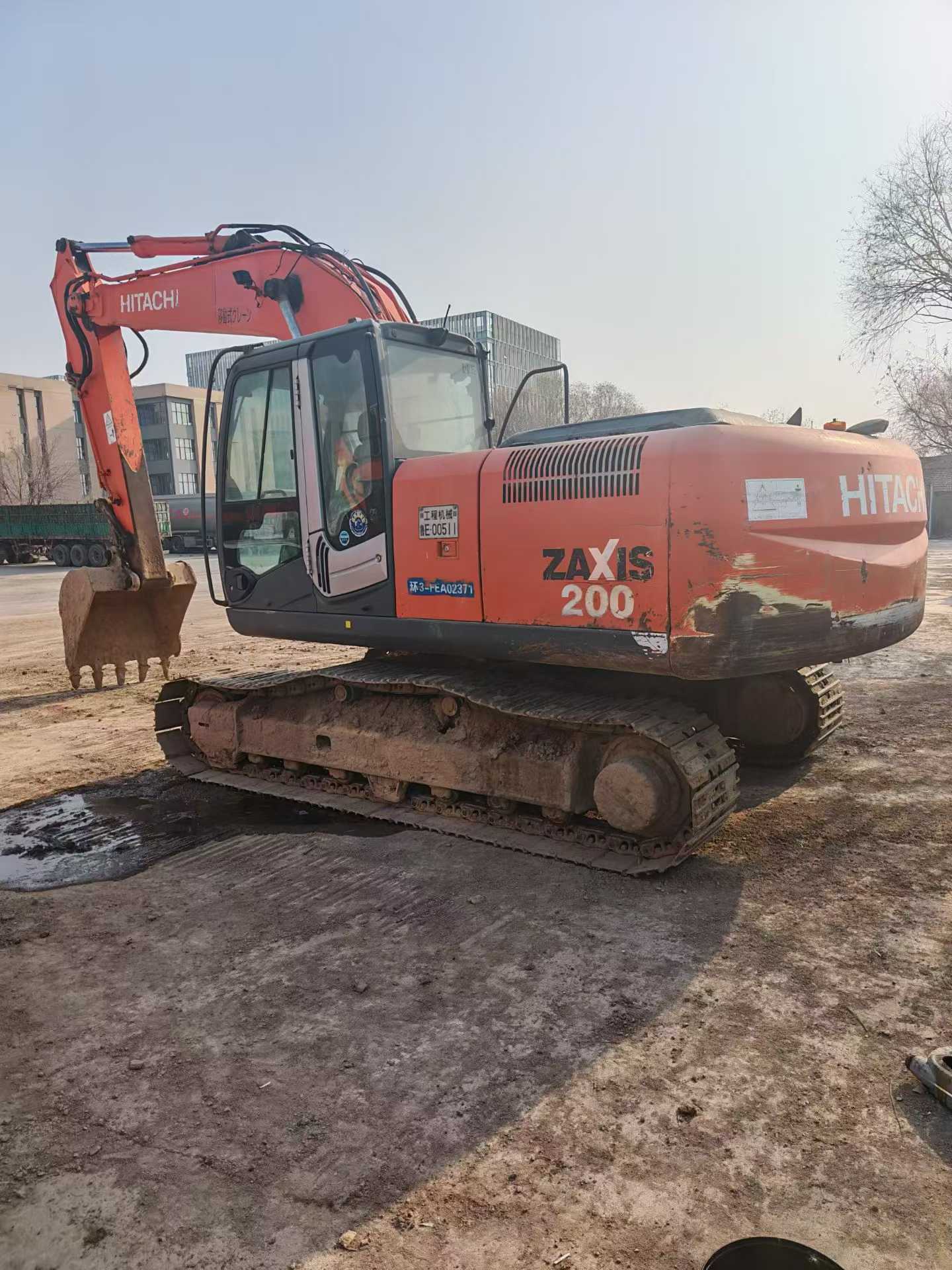 Buy Hitachi ZAXIS200 Used Excavator