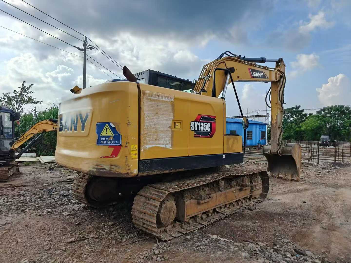 Used Sany SY135 Excavator 2016 Model / 3