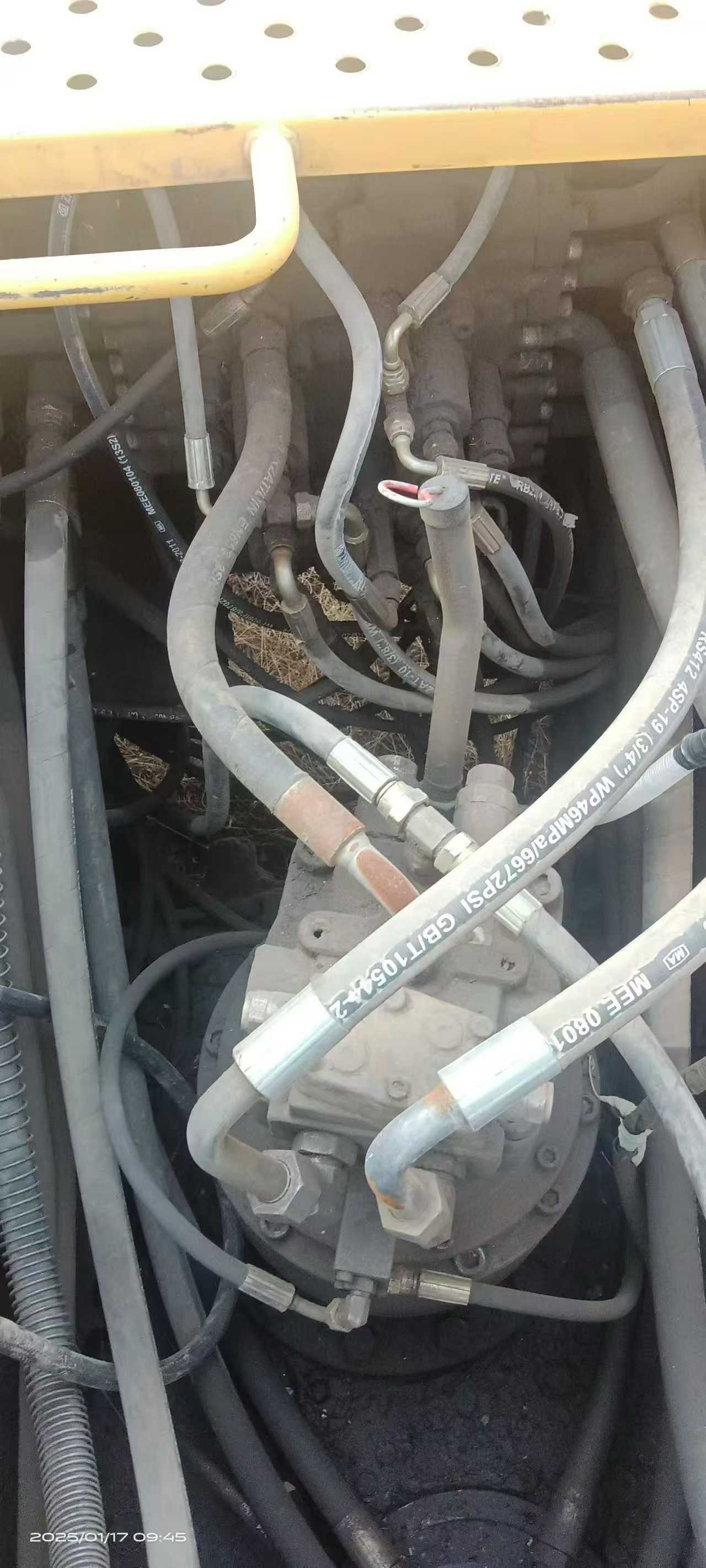 Used Volvo EW210C Excavator 2016 Model / 4