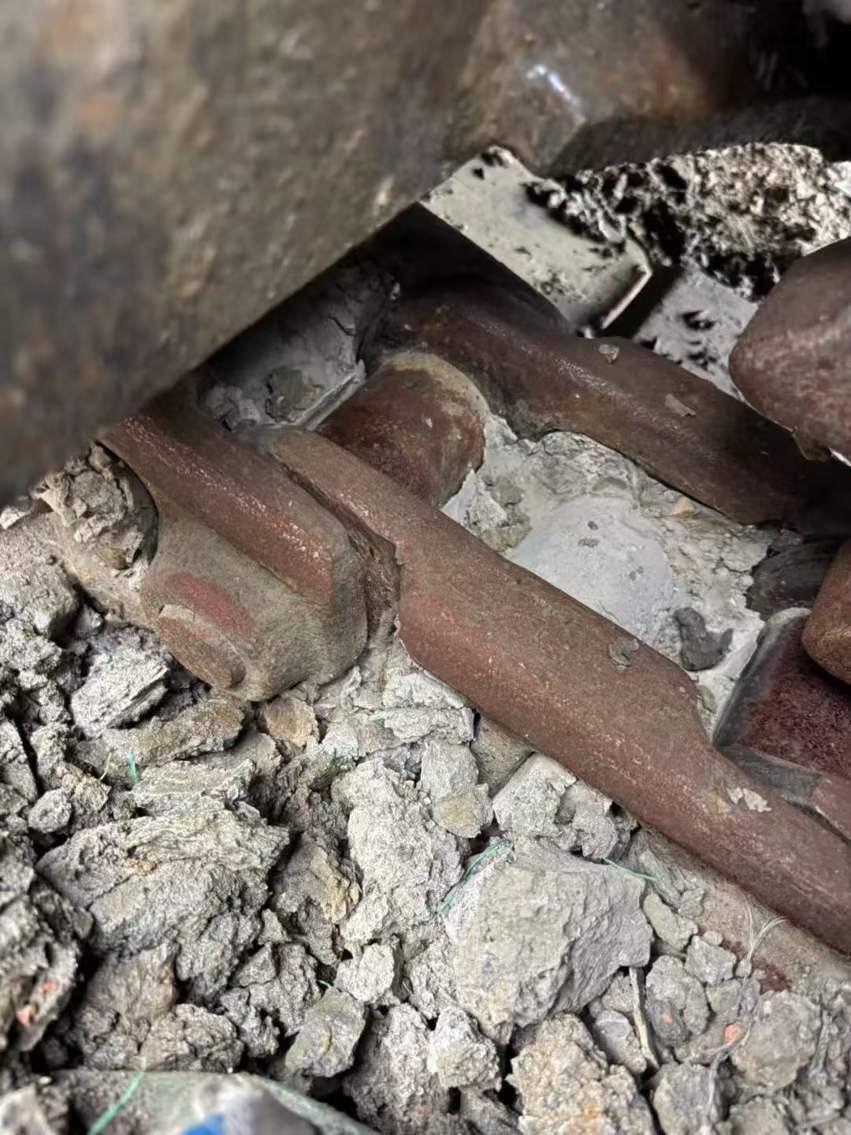 Used Caterpillar 320D Excavator 2010 Model / 8