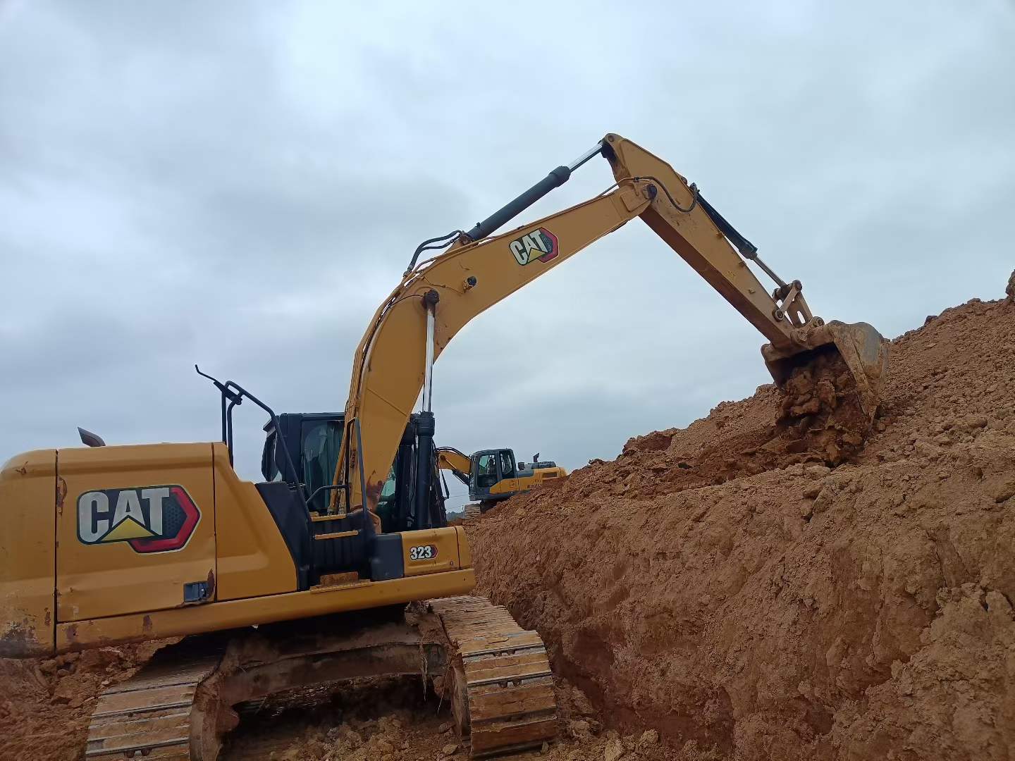 Used Caterpillar 323 Excavator 2019 Model / 4