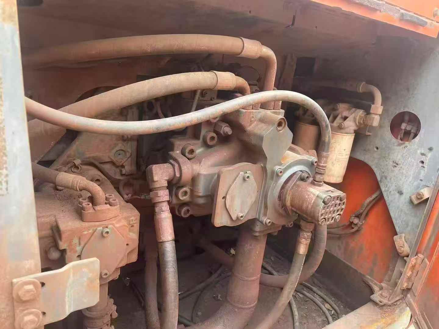 Used Hitachi ZX520LC Excavator 2016 Model / 3