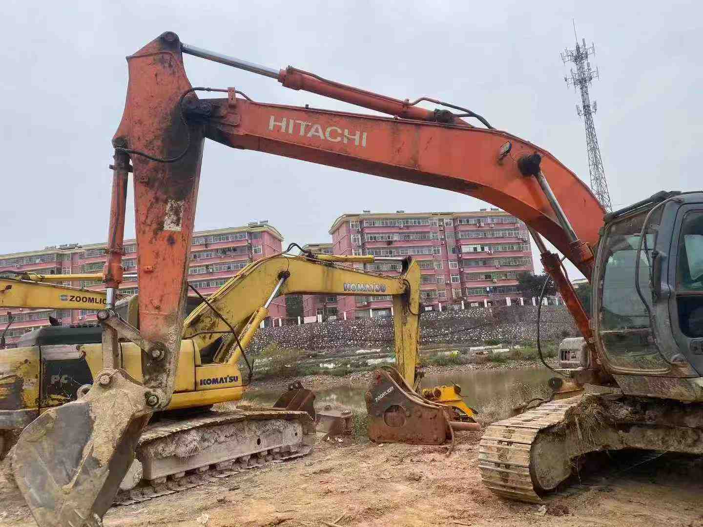 Used Hitachi EX210 Excavator 2011 Model / 2