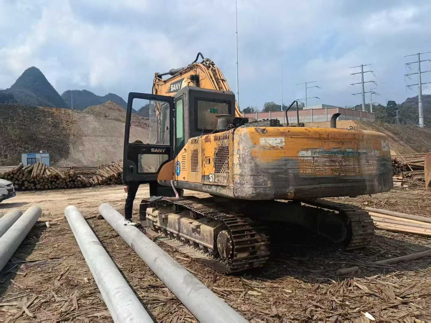 Used Sany SY215W Excavator 2016 Model / 4