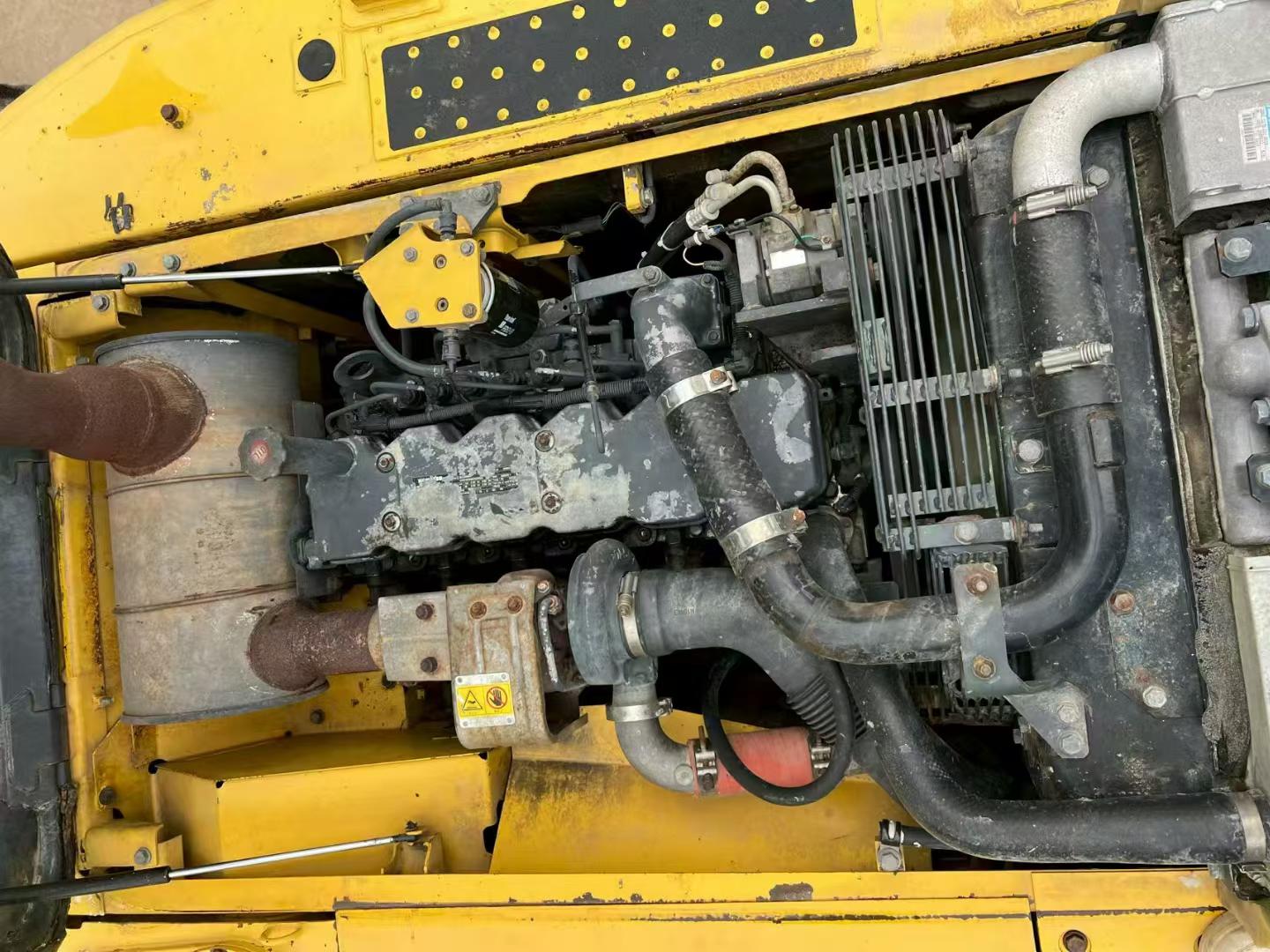 Used Komatsu PC200-8N1 Excavator 2016 Model / 3