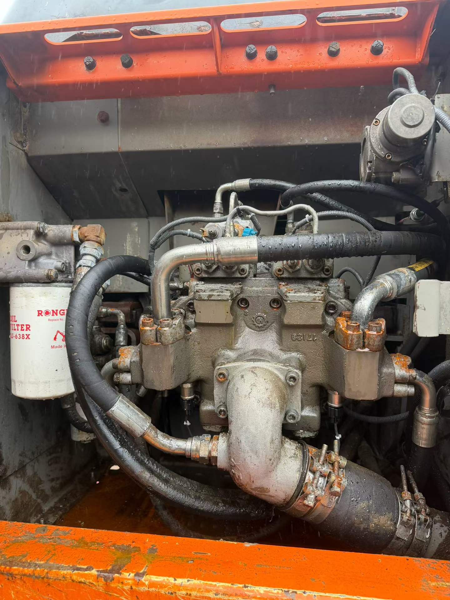 Used Hitachi ZAXIS200 Excavator 2006 Model / 8