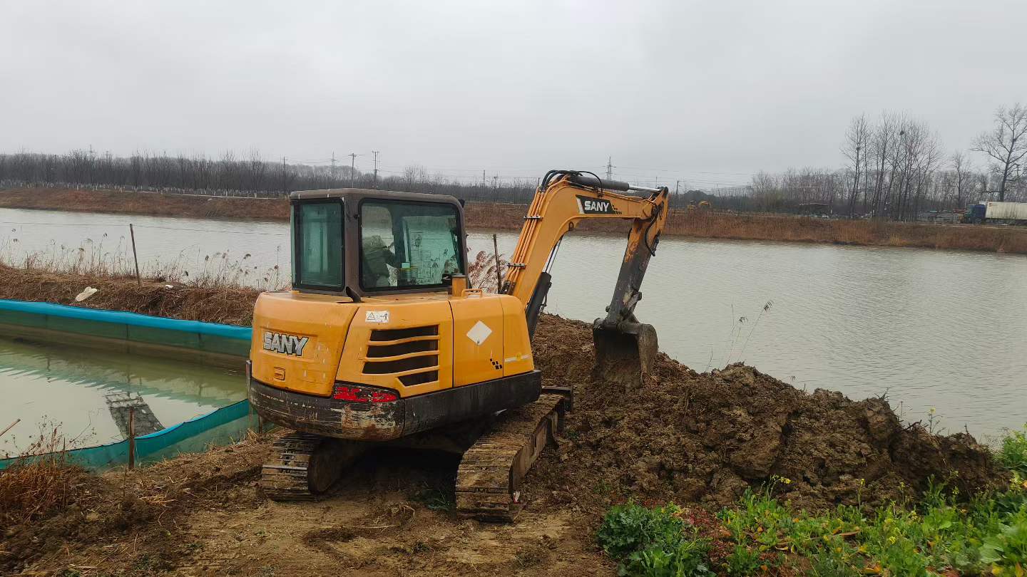 Used Sany SY55 Excavator 2016 Model / 4