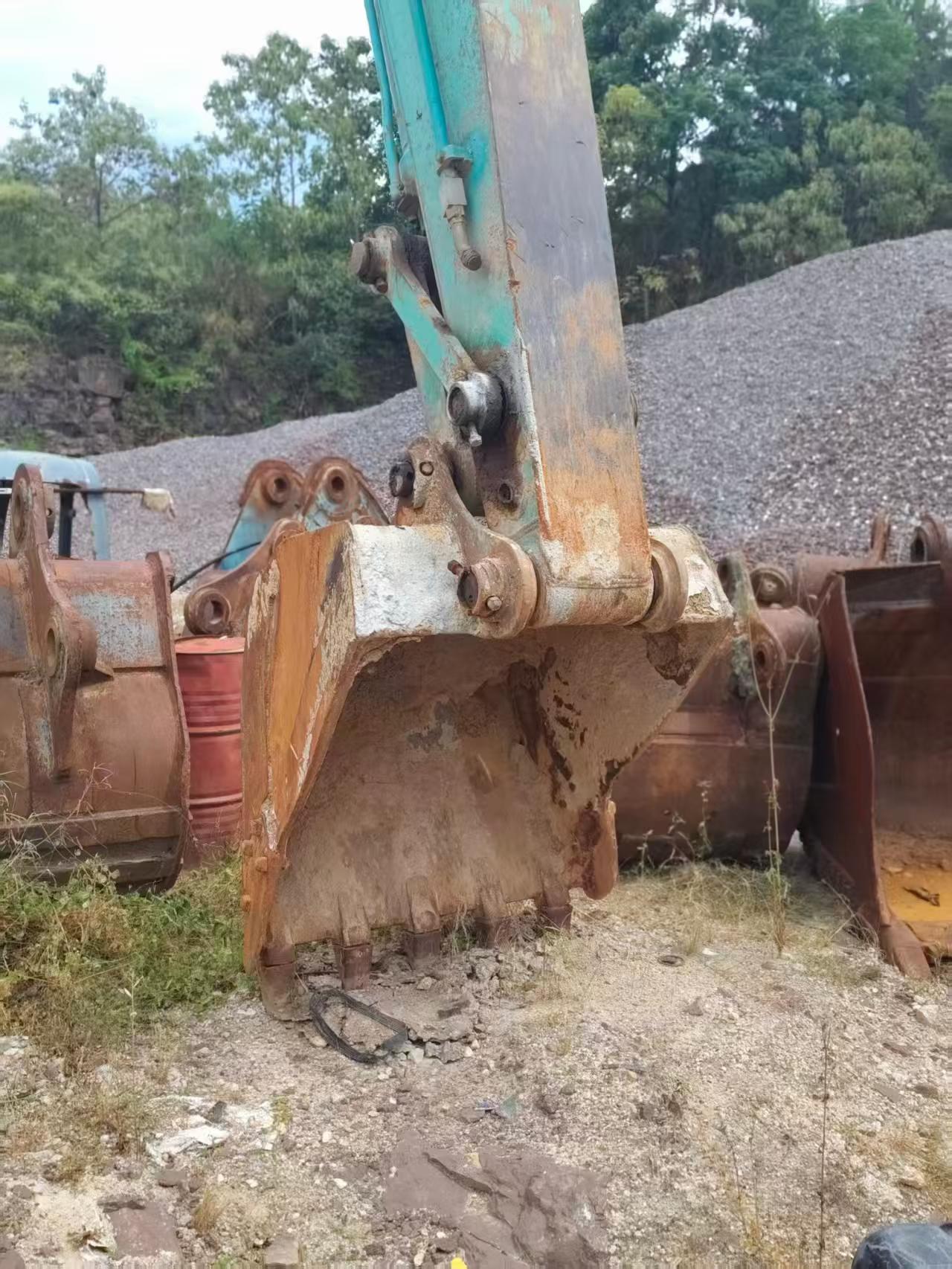 Used Kobelco SK200-6E Excavator 2016 Model / 4