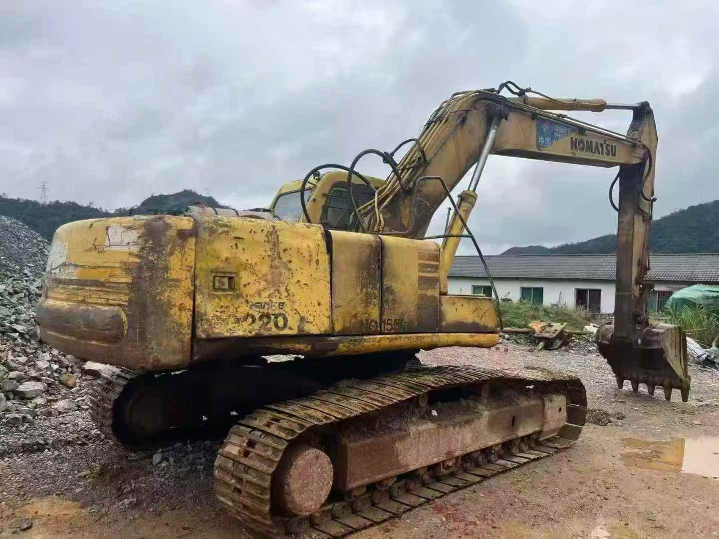 Used Komatsu PC220-6 Excavator 2016 Model / 3