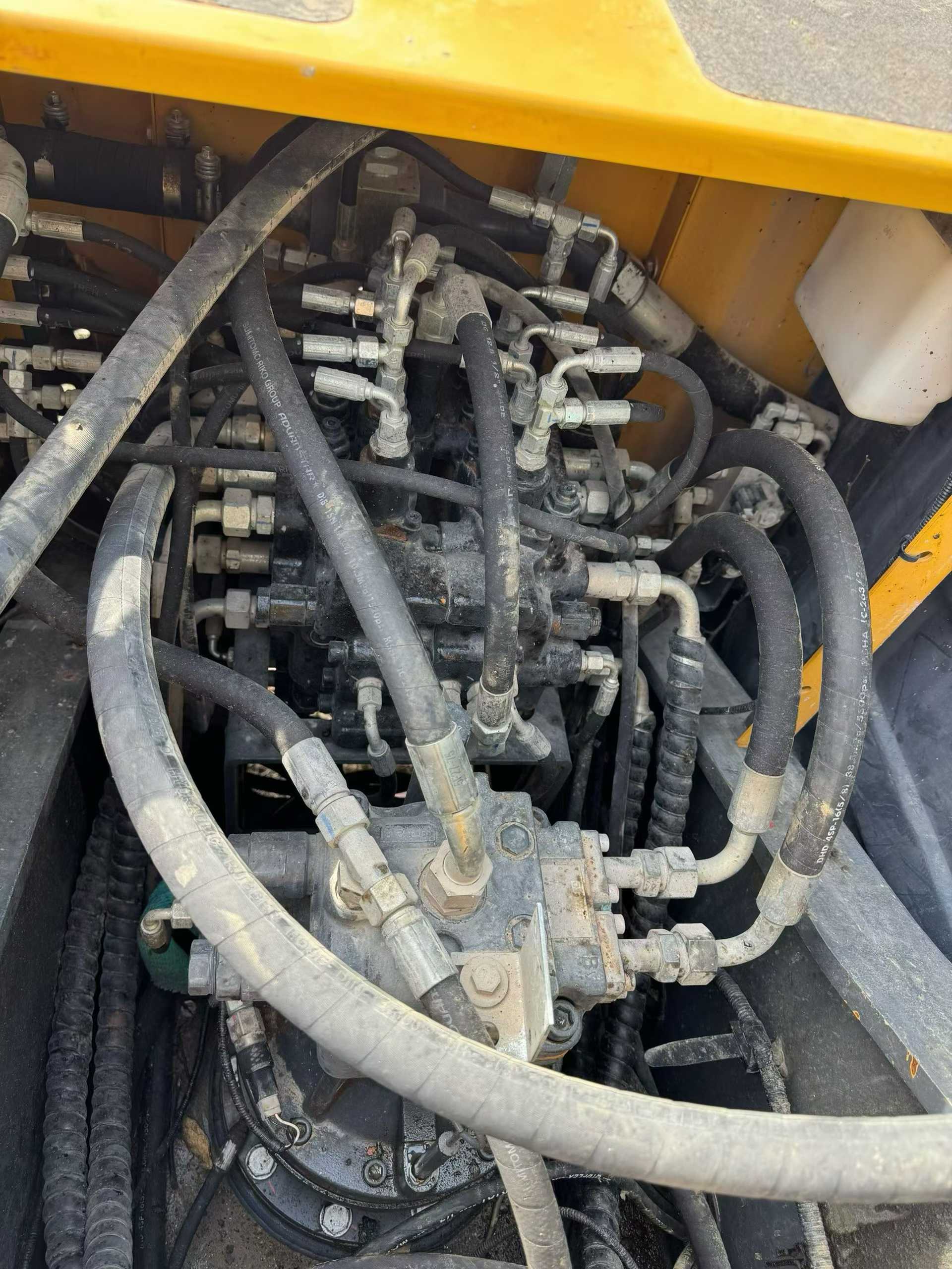 Used XCMG XE135D Excavator 2016 Model / 6