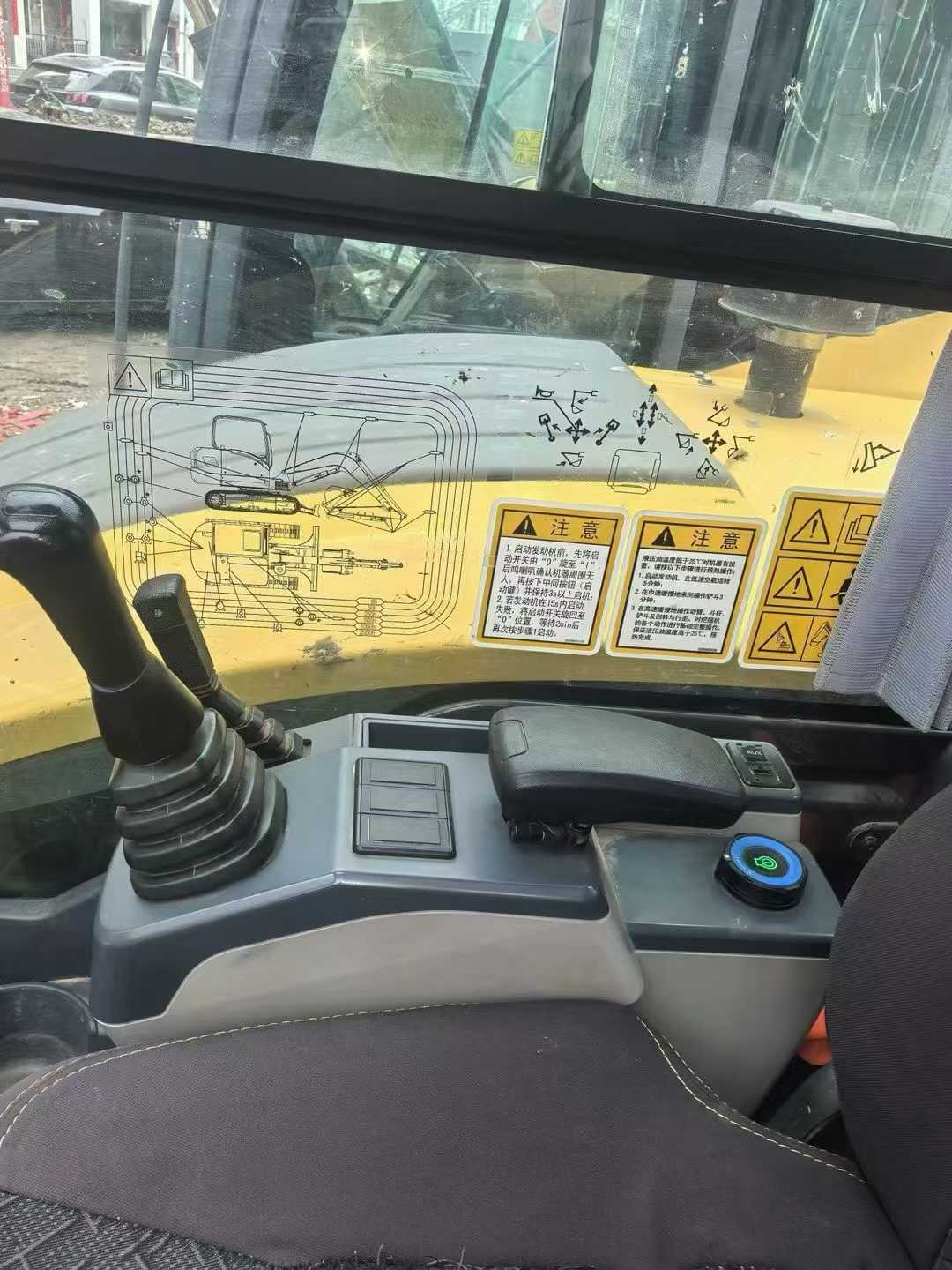 Used XCMG ZL60G Excavator 2024 Model / 2