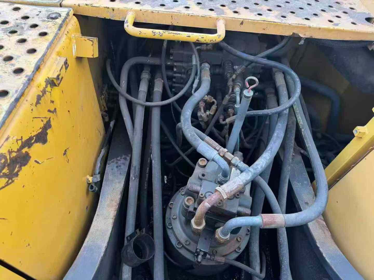 Used Volvo EW210C Excavator 2016 Model / 8