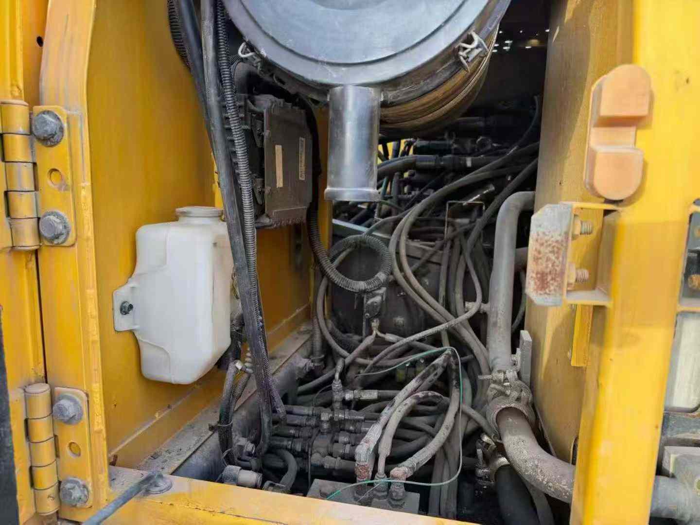 Used Volvo EW210C Excavator 2016 Model / 7