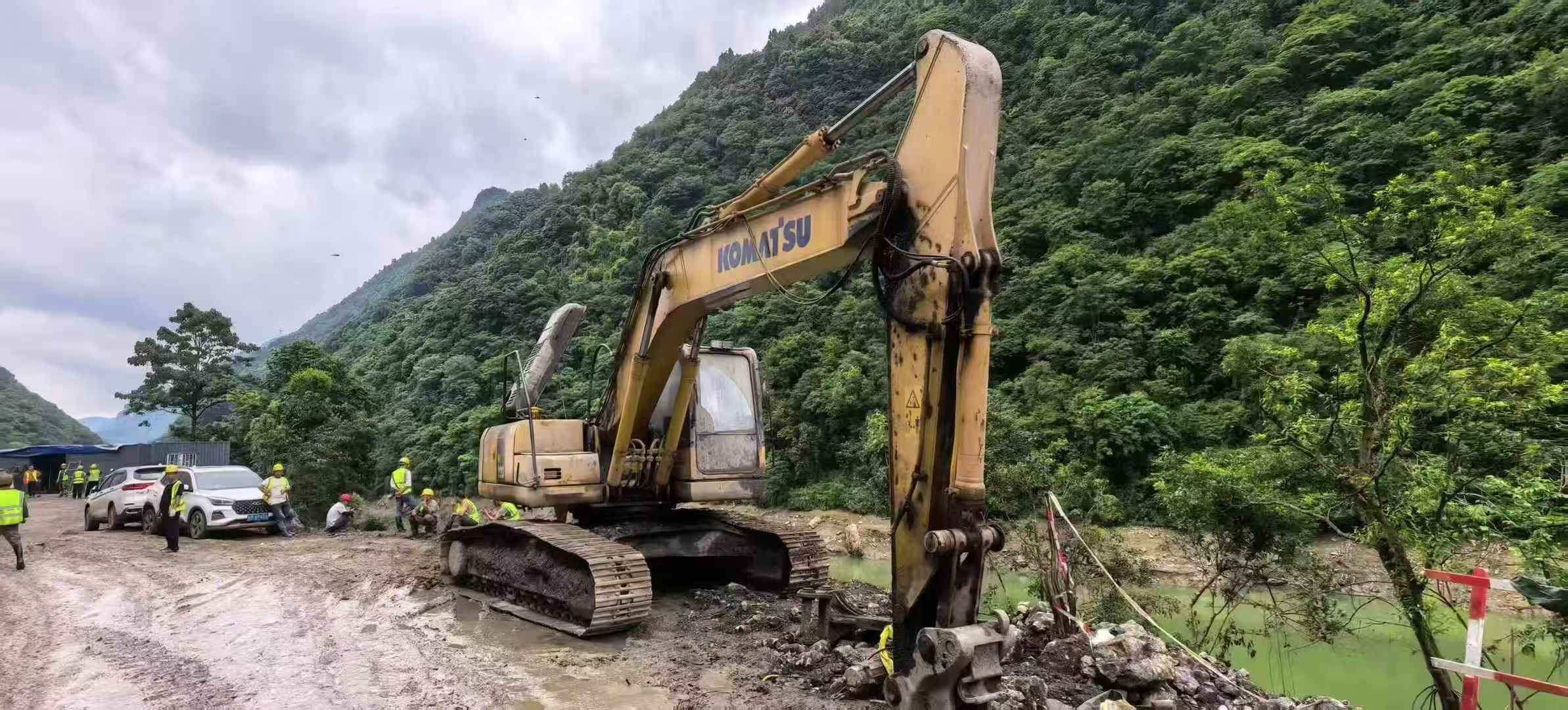 Used Komatsu PC220 Excavator 2018 Model / 3