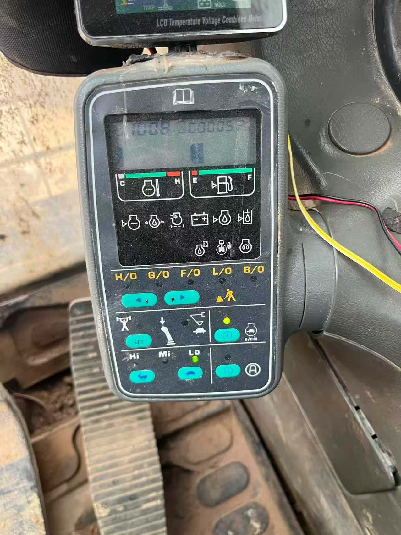 Used Komatsu PC220-6 Excavator 2016 Model / 4