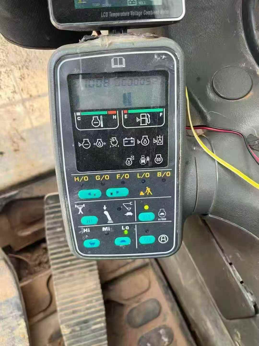 Used Komatsu PC220-6 Excavator 2016 Model / 6