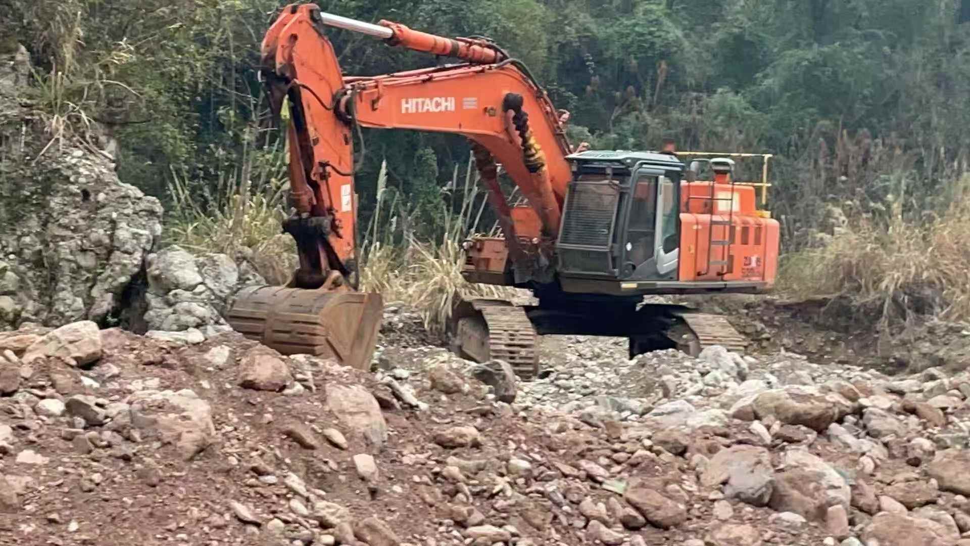 Used Hitachi ZX520LC Excavator 2016 Model / 2