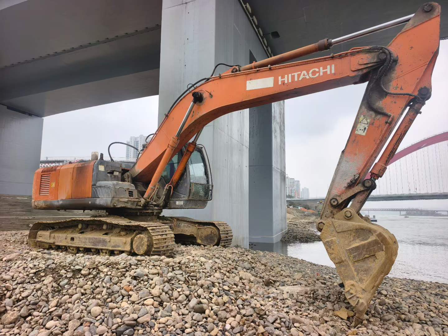 Used Hitachi ZX240-3 Excavator 2010 Model / 2