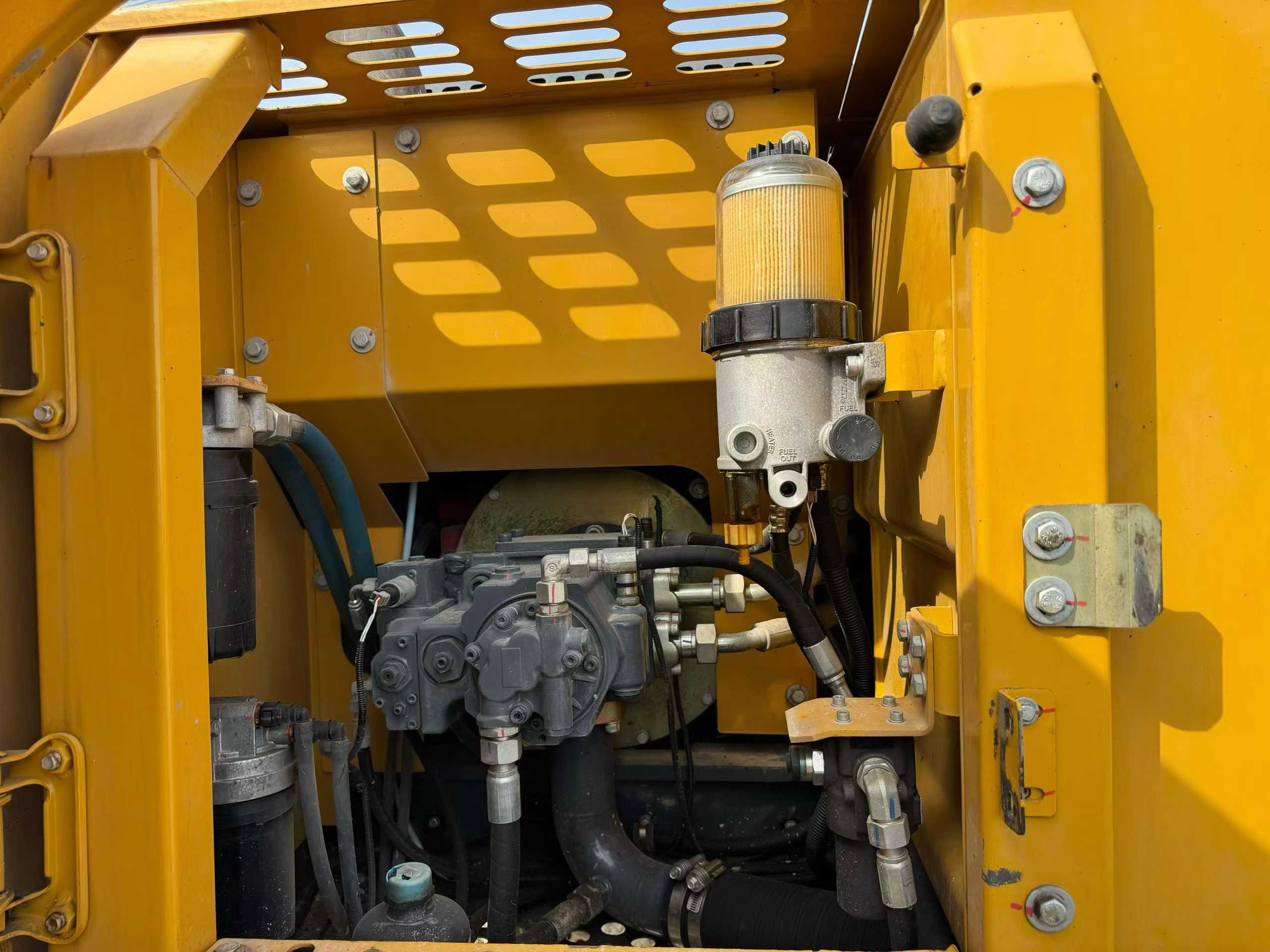 Used XCMG XE135D Excavator 2016 Model / 7