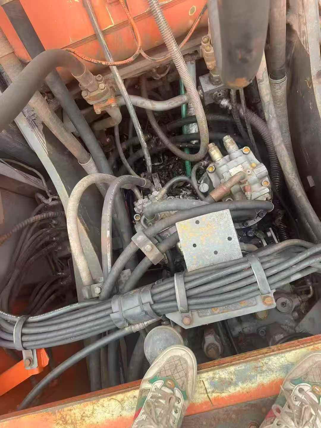 Used Hitachi ZX520LC Excavator 2016 Model / 4