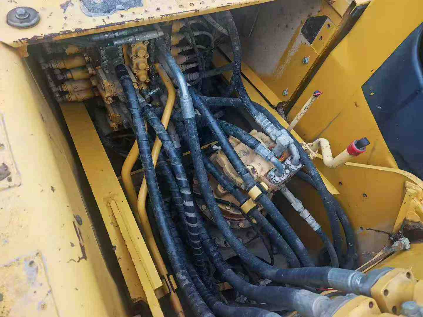 Used Komatsu PC200 Excavator 2017 Model / 6