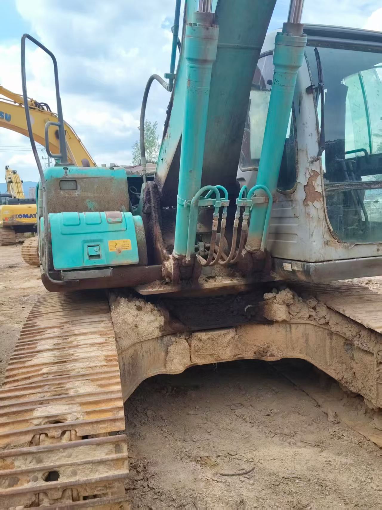 Buy Kobelco SK200-6E Used Excavator