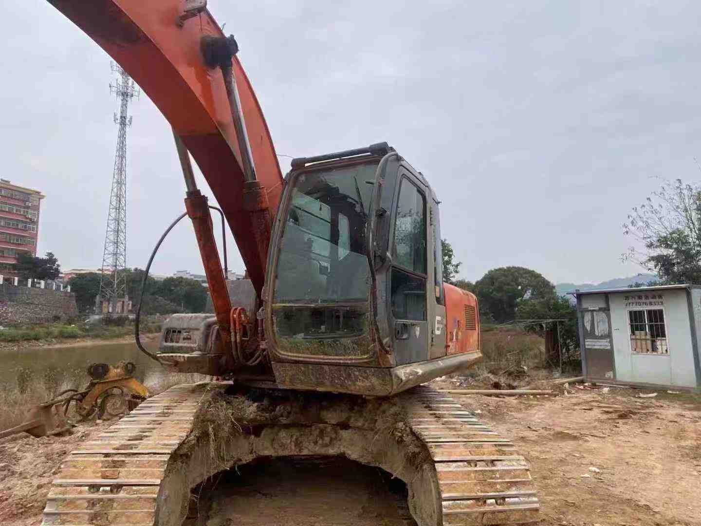 Used Hitachi EX210 Excavator 2011 Model / 4