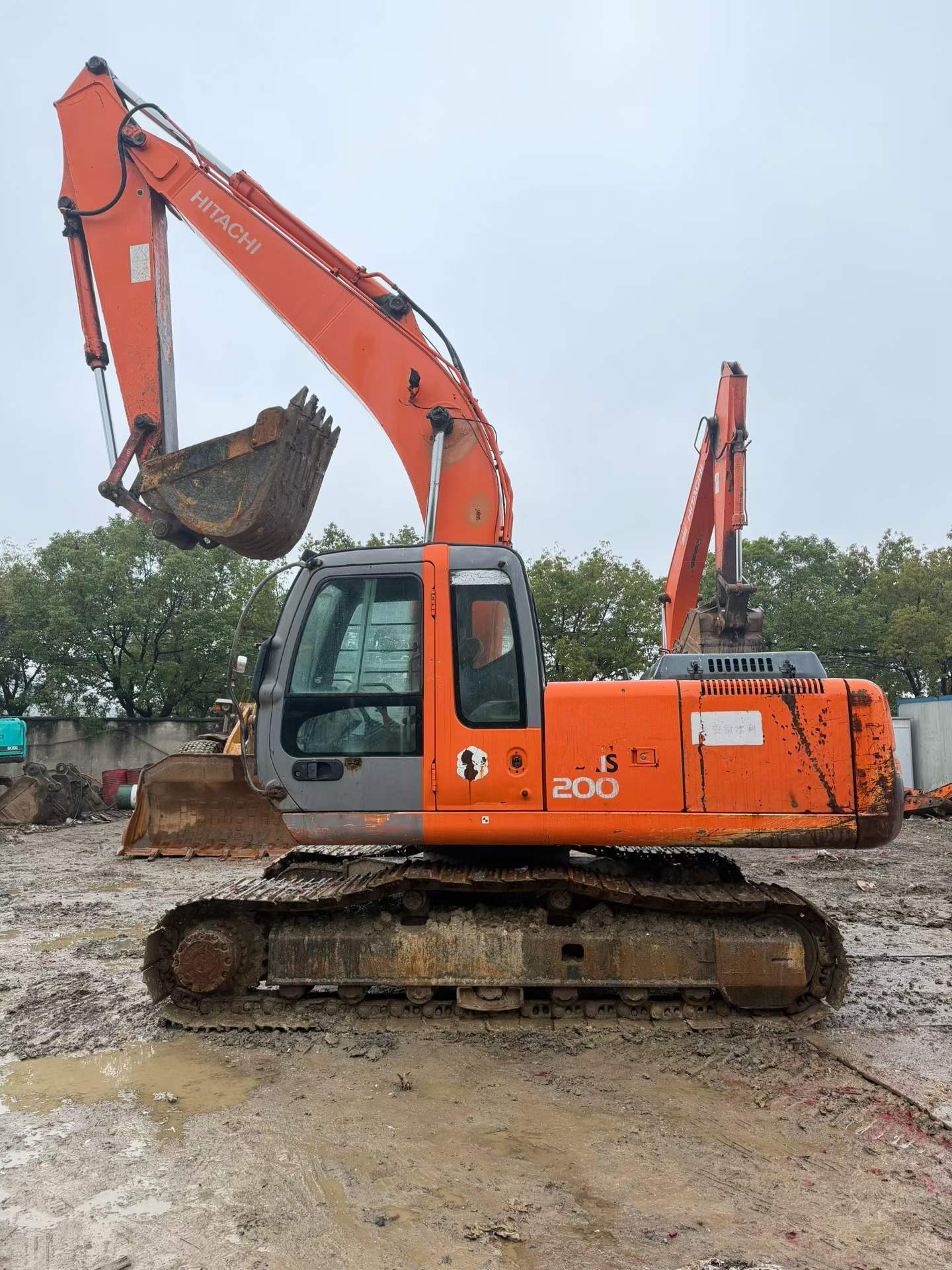 Buy Hitachi ZAXIS200 Used Excavator